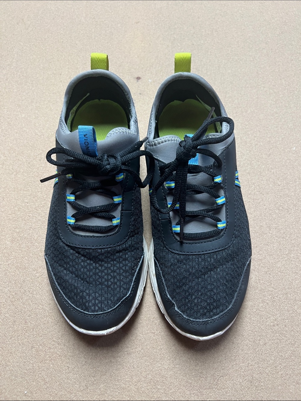 Vionic Helena Slip-On Walking Shoe Sneaker Black Size 7 Wide